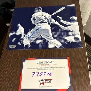 Autographed 8 x 10 photo Joe DiMaggio New York Yankees